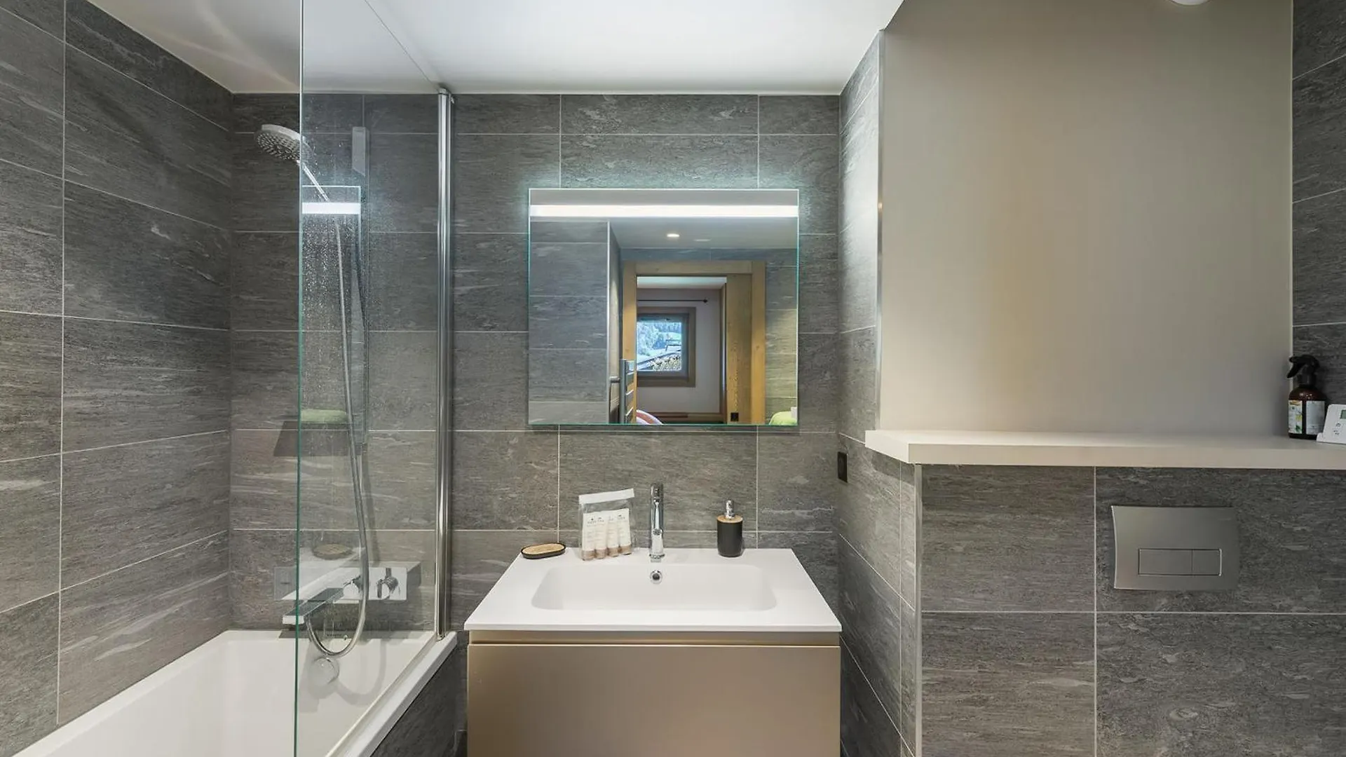 Appartement Lumineux Avec Spa, Piscine Et Sauna Pour 7 Personnes Near Megeve - Fr-1-569-132 Apartment