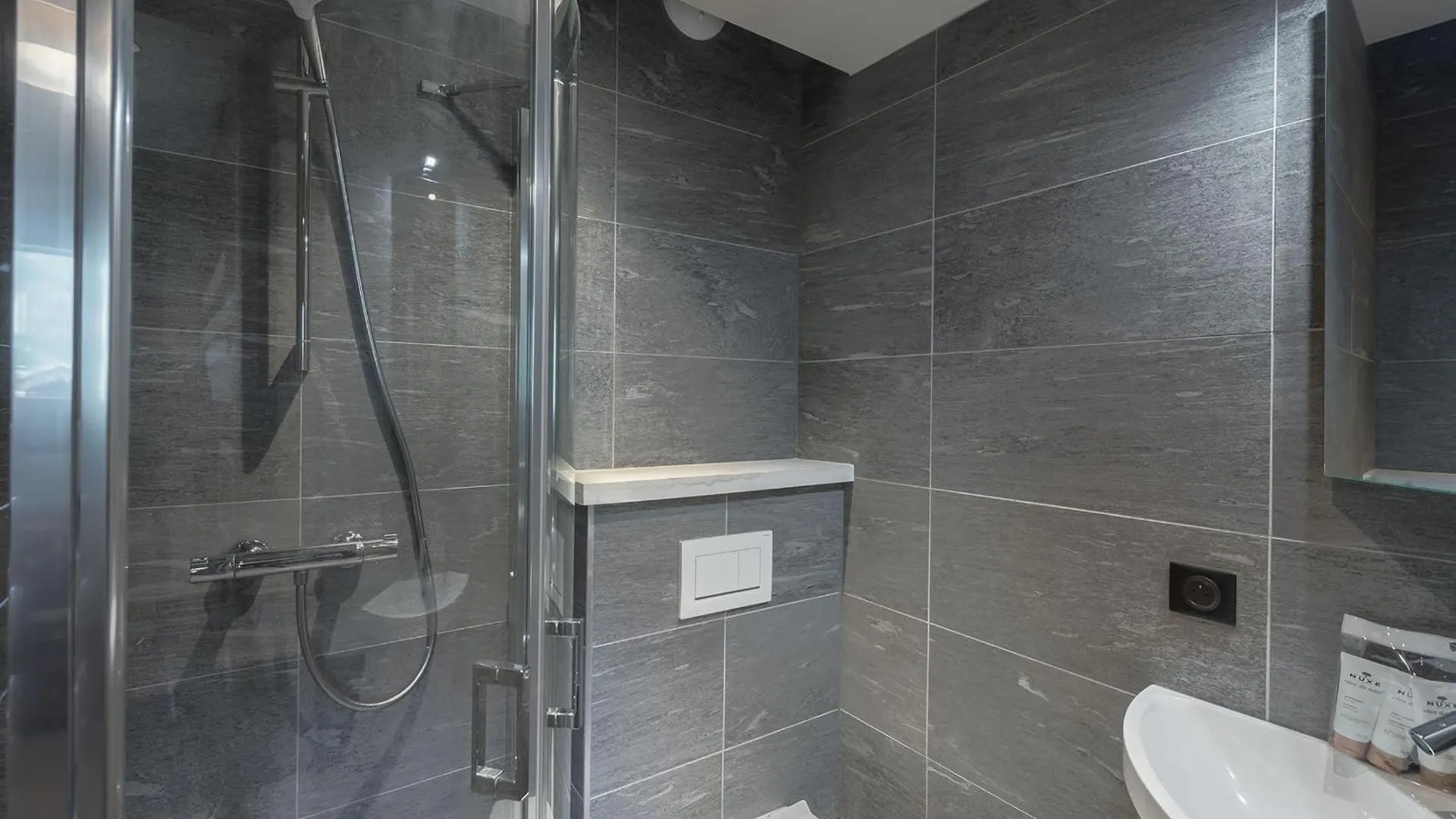 Appartement Lumineux Avec Spa, Piscine Et Sauna Pour 7 Personnes Near Megeve - Fr-1-569-132